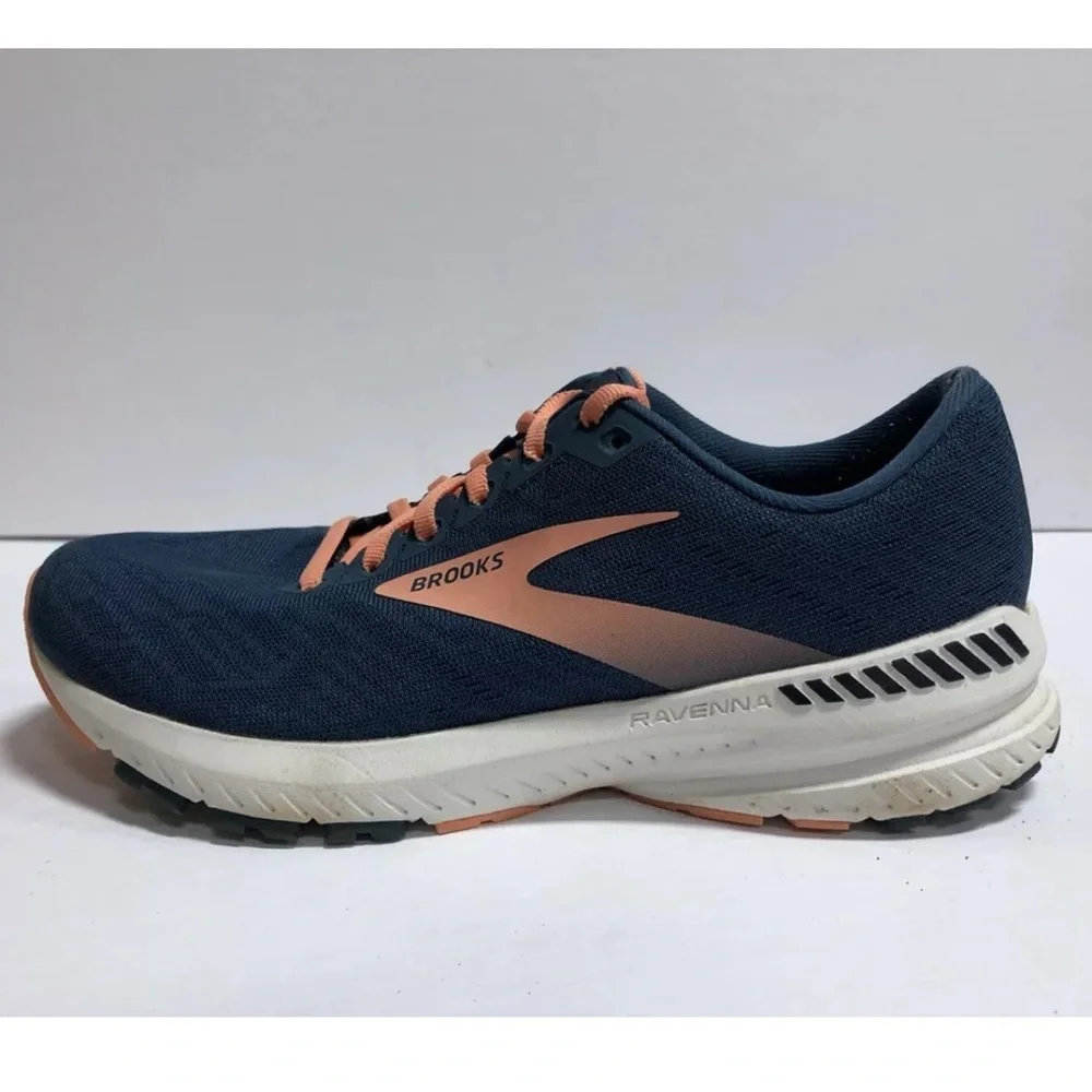 Brooks Women’s Ravenna 11 Blue Running Shoes, Size 9.5 M